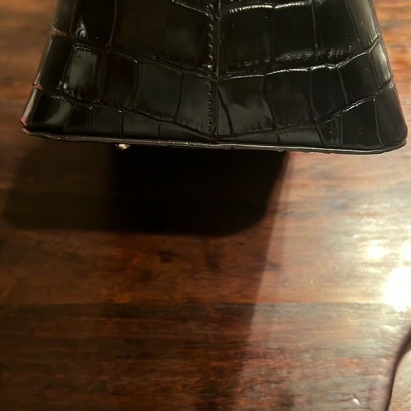 DOONEY & BOURKE Croc Embossed Leather Crossbody Bag - Picture 6 of 17